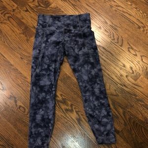 Athleta 7/8 Salutation